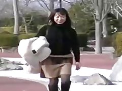 Mulher asiática em público