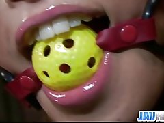 Rumika bonita fica pervertida e fodendo com um pinto de brinquedo